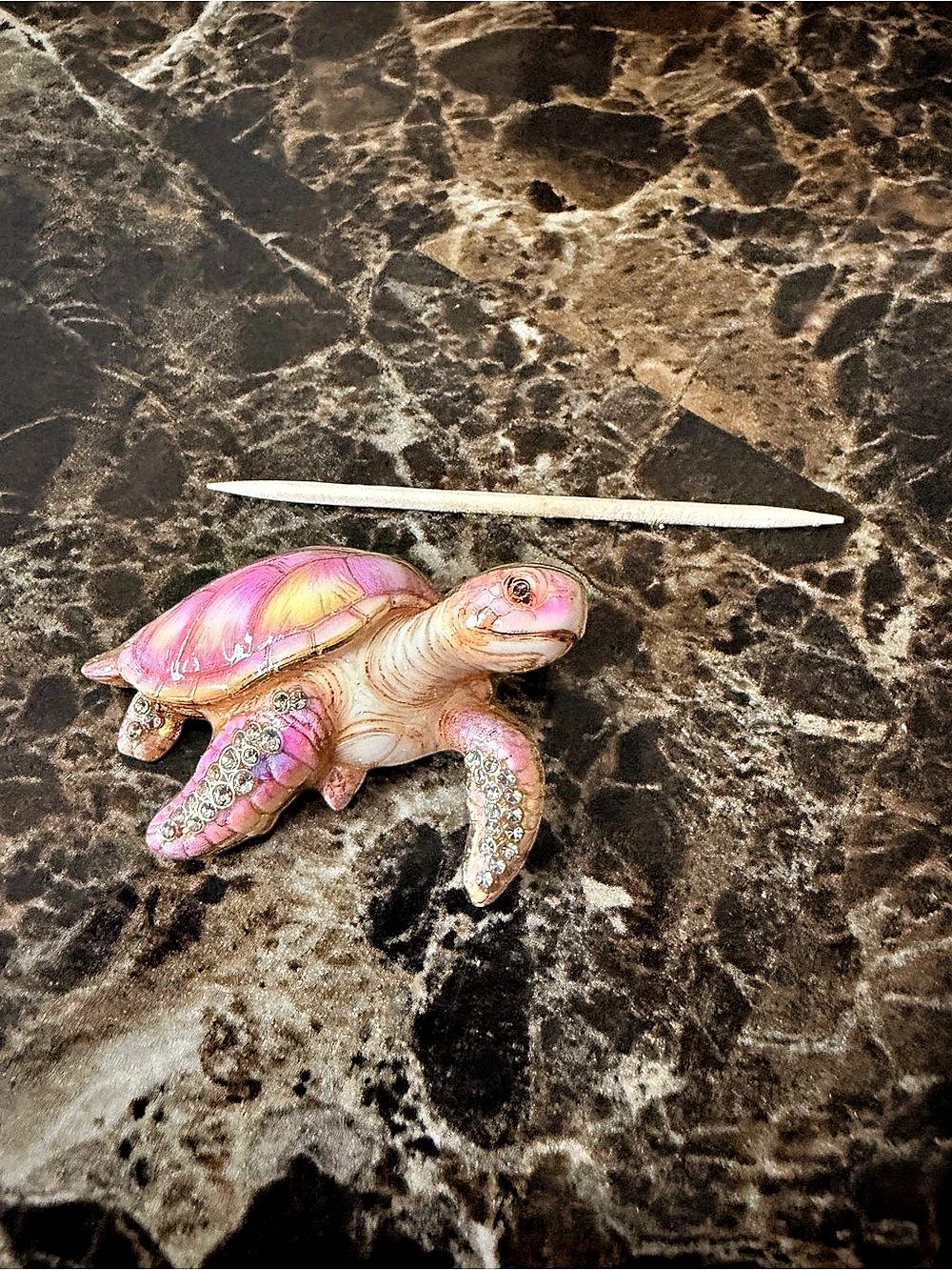Pink & Gold Turtle Brooch - Picture 3 of 4